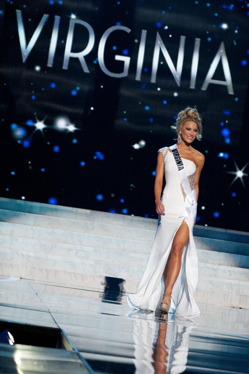 Miss Virginia USA 2013, Shannon McAnally competes in her evening gown during the 2013 MISS USA Competition Preliminary Show at PH Live in Las Vegas, Nevada on Wednesday June 12, 2013. She  will compete for the title of Miss USA 2013 and the coveted Miss USA Diamond Nexus Crown LIVE on NBC starting at 9:00 PM ET on June 16th, 2013 from PH Live.  AFP PHOTO / HO/Miss Universe Organization L.P., LLLP. / Patrick PRATHER    == RESTRICTED TO EDITORIAL USE / MANDATORY CREDIT: "AFP PHOTO / MISS UNIVERSE ORGANIZATION" / Patrick Prather / NO SALES / NO MARKETING / NO ADVERTISING CAMPAIGNS / DISTRIBUTED AS A SERVICE TO CLIENTS =
 *** Local Caption ***  333105-01-08.jpg