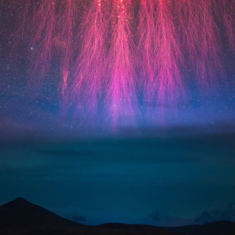 Winner of the Skyscapes category: Grand Cosmic Fireworks. Photo: Angel An
