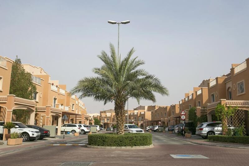 Al Reef villas: Q2 no change. 2BR: Dh110-125,000. 3BR: Dh130-140,000. 4BR: Dh150-165,000. 5BR: Dh180-190,000. Q2 2013-Q2 2014 up 14%. Mona Al-Marzooqi / The National 