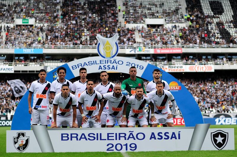 RIO DE JANEIRO, BRAZIL - JUNE 02: Players of Vasco da Gama pose for the team photo prior to a match between Botafogo and Vasco da Gama as part of the Brasileirao Series A championship  at Engenhao Stadium on June 02, 2019 in Rio de Janeiro, Brazil. (Photo by Bruna Prado/Getty Images)