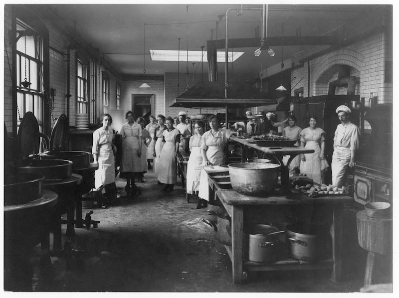 War Office kitchen staff pose for a photograph. Photo: Imperial War Museum