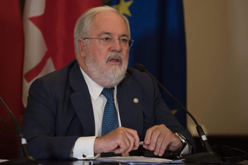 The European Union's top climate official Miguel Arias Canete speaks to the press after a  ministerial meeting hosted by Canada on September 16, 2017 in Montreal to push forward on implementing the Paris climate accord without the United States, three months after President Donald Trump walked out on the deal.
The meeting was requested by Canada, China and the European Union with more than half of G20 members attending -- representing most of the world's largest economies.
Nearly 200 countries agreed in Paris at the end of 2015 to limit or reduce carbon dioxide emissions with the aim of keeping the rise in average global temperatures to no more than 1.5 degrees Celsius by 2050, compared to preindustrial levels. / AFP PHOTO / Alice CHICHE