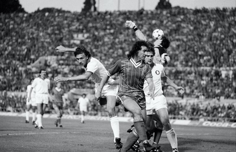 ROME, ITALY - MAY 30:  Craig Johnston of Liverpool causes panic in the AS Roma defence during the UEFA European Cup Final between AS Roma and Liverpool FC held on May 30, 1984 at the Stadio Olimpico in Rome, Italy. The match ended in a 1-1 after extra-time, with Liverpool winning the match and trophy 4-2 on Penalties. (Photo by Liverpool FC/Liverpool FC via Getty Images)