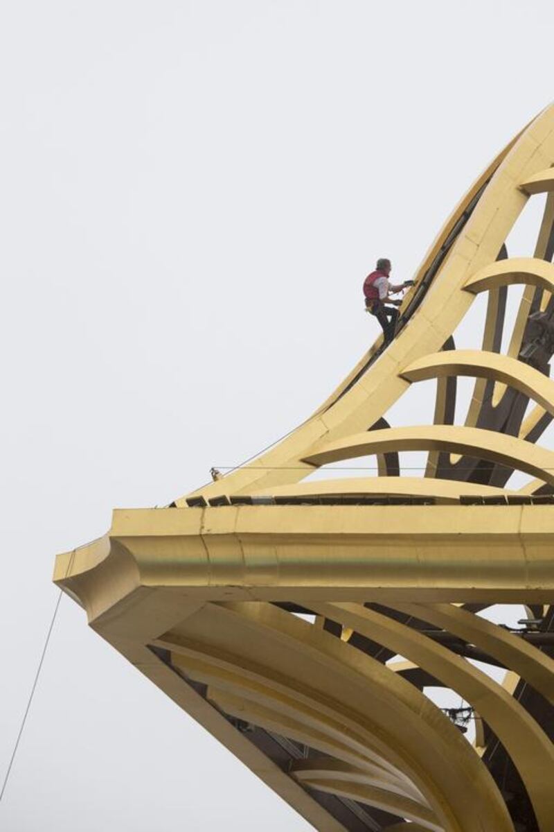 Robert climbed at the invitation of the Galaxy to promote the launch in Macau of the Hollywood film The Amazing Spider-Man 2. Jerome Favre / EPA