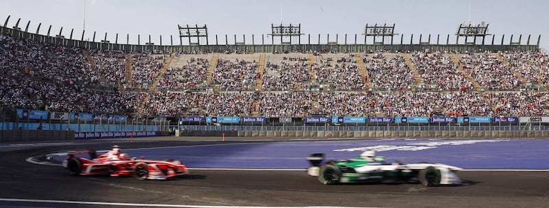 epa06578141 Drivers compete during the 2018 Mexico City E-Prix at the Hermanos Rodriguez racetrack in Mexico City, Mexico, 03 March 2018.  EPA/SASHENKA GUTIERREZ