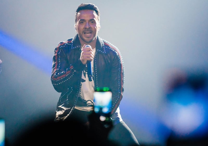 SAO PAULO, BRAZIL - MAY 04: Luis Fonsi performs live on stage at Espaco das Americas on May 4, 2018 in Sao Paulo, Brazil.(Photo by Mauricio Santana/Getty Images)