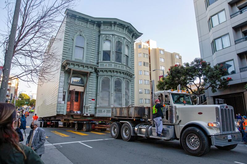 The 139-year-old Victorian mansion in San Francisco known as the Englander House is hoisted on a flatbed and pulled down Franklin Street towards its new location six blocks away. A 48-flat, eight-storey apartment block will be built in its place. Reuters