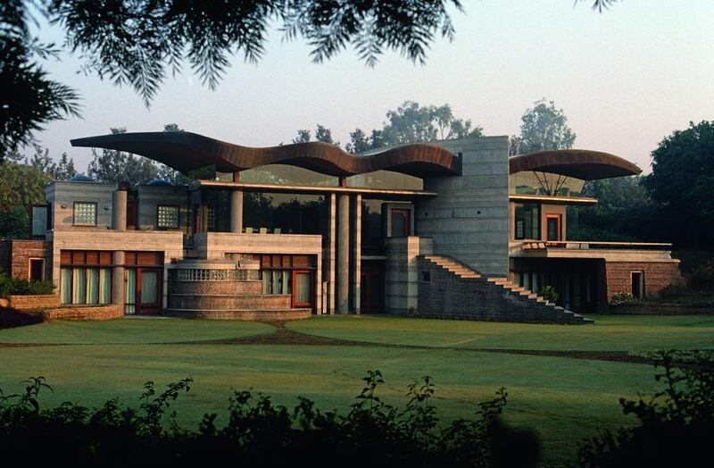 The exterior of the Poddar residence, designed by Indian Inni Chatterjee, has an undulating, copper-wrapped roof. Photo by Henry Wilson







