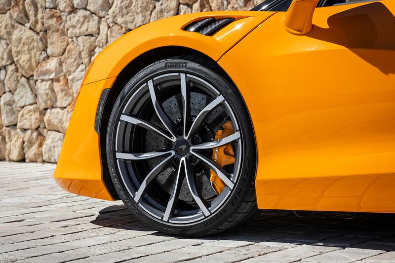A close-up look at the McLaren Artura Spider 