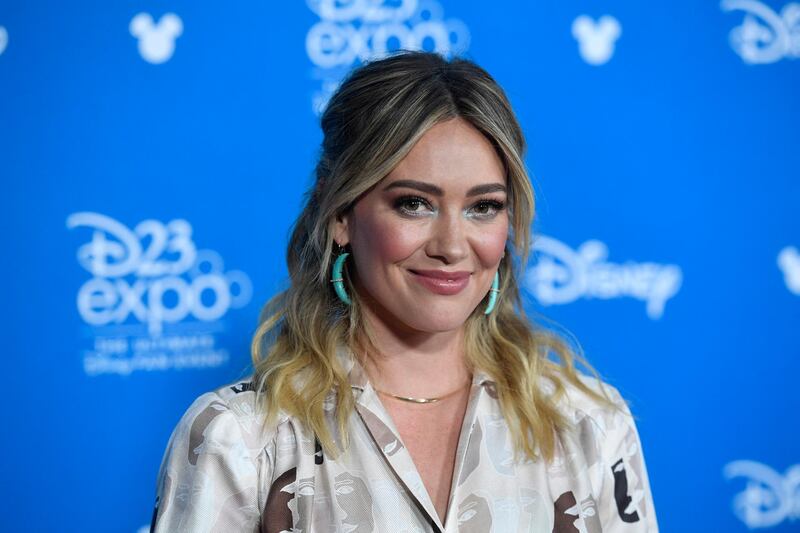 ANAHEIM, CALIFORNIA - AUGUST 23: Hilary Duff attends D23 Disney+ Showcase at Anaheim Convention Center on August 23, 2019 in Anaheim, California.   Frazer Harrison/Getty Images/AFP (Photo by Frazer Harrison / GETTY IMAGES NORTH AMERICA / Getty Images via AFP)