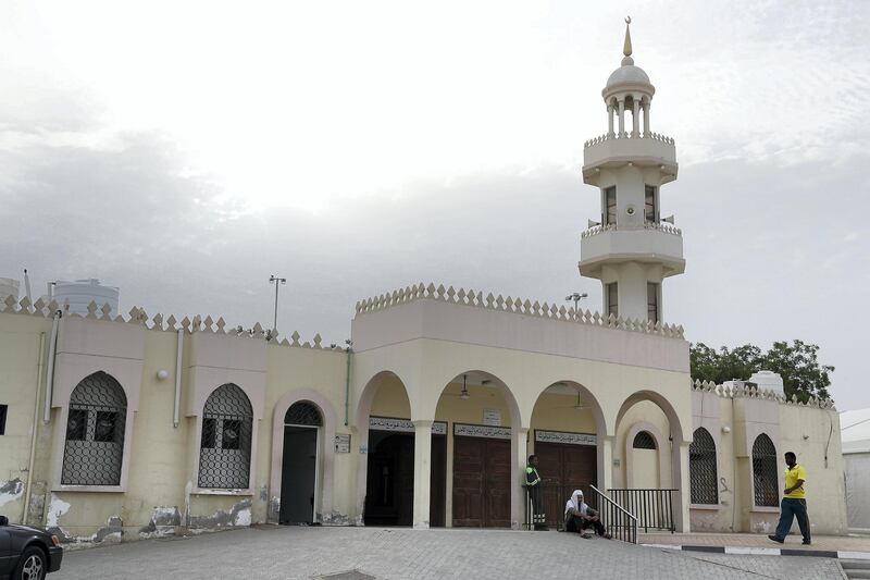 RAK , UNITED ARAB EMIRATES , MAY 16 – 2018 :- Outside view of the mosque near RAK Museum in Ras Al Khaimah.  ( Pawan Singh / The National )  For News. Story by Anna 