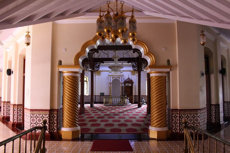 The prayer room of Jami-Ul-Alfar, also known as the Red Mosque. Photo: Alamy Stock Photo