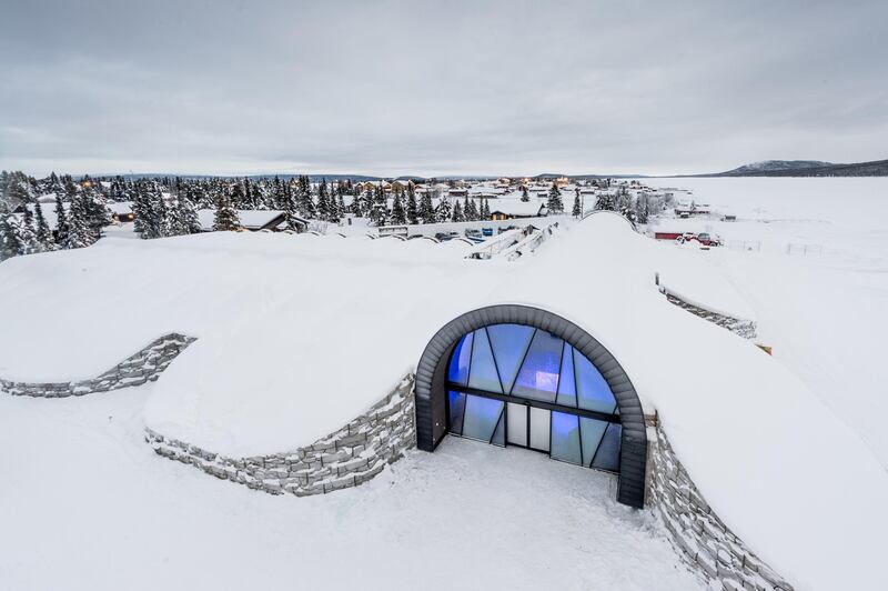 Snow-covered stays at Icehotel 31.