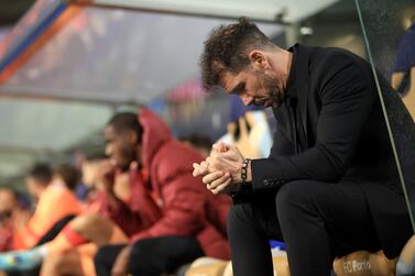 Atletico Madrid's head coach Diego Simeone sits on the bench during a Champions League group B soccer match between FC Porto and Atletico Madrid at the Dragao stadium in Porto, Portugal, Tuesday, Nov.  1, 2022.  (AP Photo / Luis Vieira)