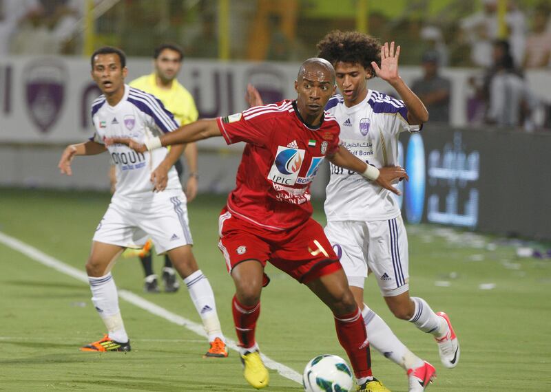 Dubai, United Arab Emirates, Sept 17 2012, Etisalat Cup, Jazira v Al Ain- Al Jazira's #4 Yasar Matar, looks for a passing lane , during action in the Etisalat Cup at Al Wasl stadium. Mike Young / The National 