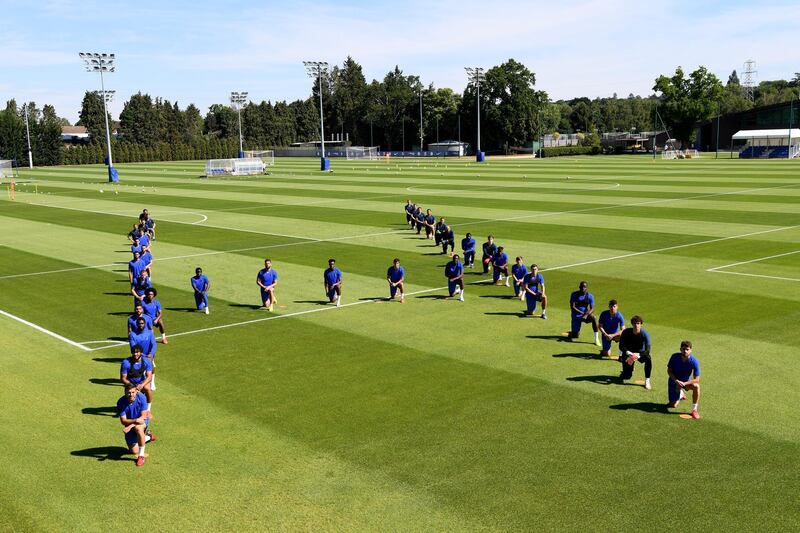 COBHAM, ENGLAND - JUNE 02:  Chelsea squad took the knee during a training session at Cobham in the formation of H for 'human' at Chelsea Training Ground on June 2, 2020 in Cobham, England. (Photo by Darren Walsh/Chelsea FC via Getty Images)