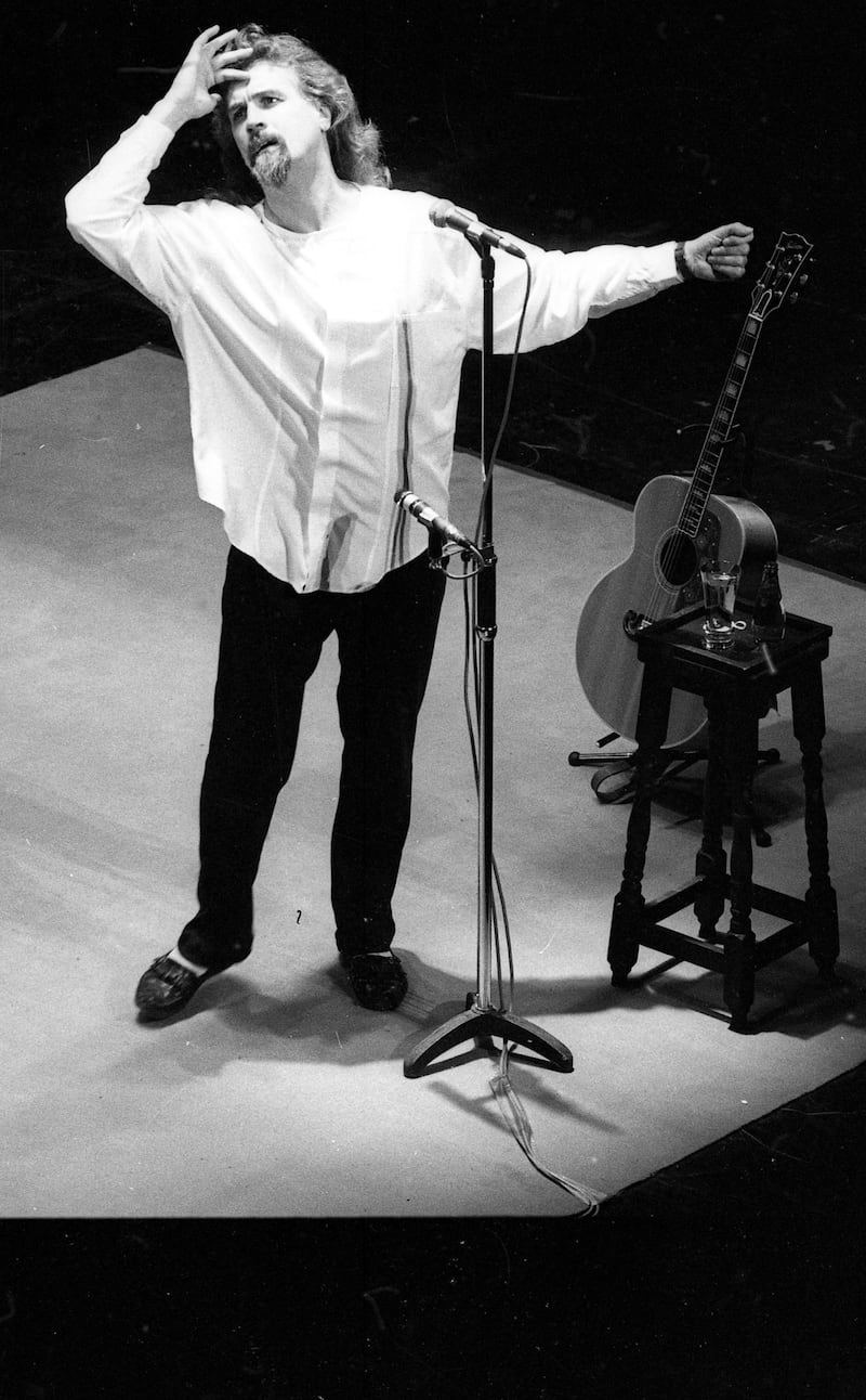 Comedian Billy Connolly on stage at the Gaiety Theatre, 04/05/1987. (Part of the Independent Newspapers Ireland/NLI Collection). (Photo by Independent News and Media/Getty Images)