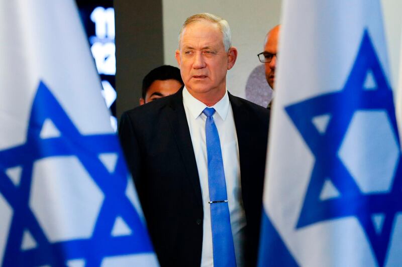 Israeli Kahol Lavan (Blue and White) political alliance leader and retired General Benny Gantz, arrives to give a statement ahead of a midnight deadline in the coastal city of Tel Aviv on November 20, 2019. Gantz informed the president today that he was unable to form a coalition government, a statement from his Blue and White coalition said. Gantz’s 28-day negotiation period was due to expire at midnight but his hopes of succeeding were dashed lunchtime when a potential kingmaker -- Avigdor Lieberman -- announced he would not back him. / AFP / Jack GUEZ
