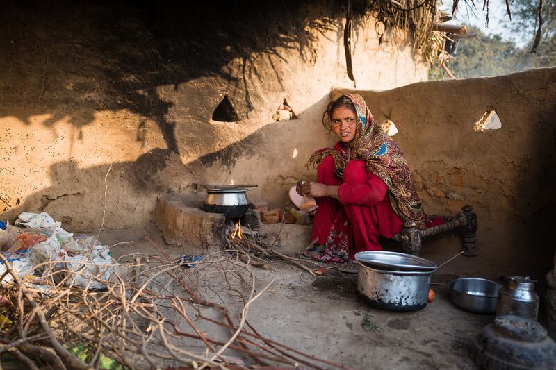 A village woman prepares a meal in Sahiwal, Pakistan. Courtesy Sohail Karmani