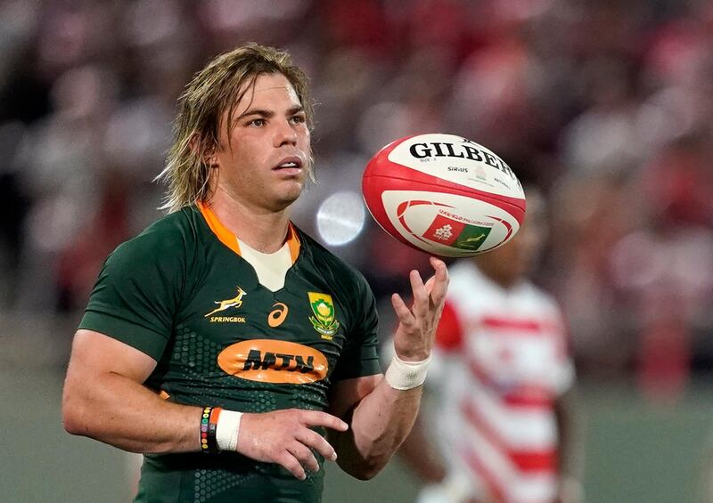 epa07822425 South Africa's Faf de Klerk plays with the ball before a scrum during the International Friendly rugby match between Japan and South Africa at the Kumagaya Rugby Stadium in Kumagaya, north of Tokyo, Japan, 06 September 2019.  EPA/FRANCK ROBICHON