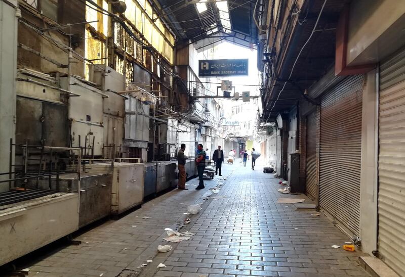 epa06839706 Iranian shops are closed in Tehran's old grand bazaar following the protest in Tehran, Iran, 25 June 2018. Tehran's old grand bazaar was closed as people protests in the streets over the economic situation.  EPA/STR