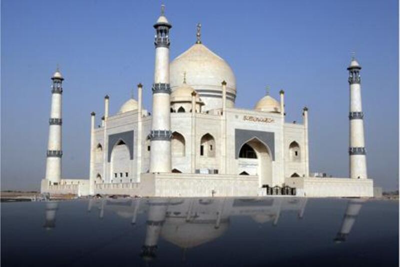 The As-Sadeeqa Fatimatul Zahra Mosque in the outskirts of Kuwait city on Sunday, June 12, 2011.(Photo:Gustavo Ferrari/The National)