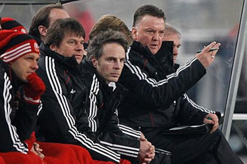 Louis van Gaal, right, on Bayern’s bench.