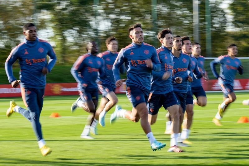  Lisandro Martinez leads his Manchester United teammates in training for the Europa League this week.