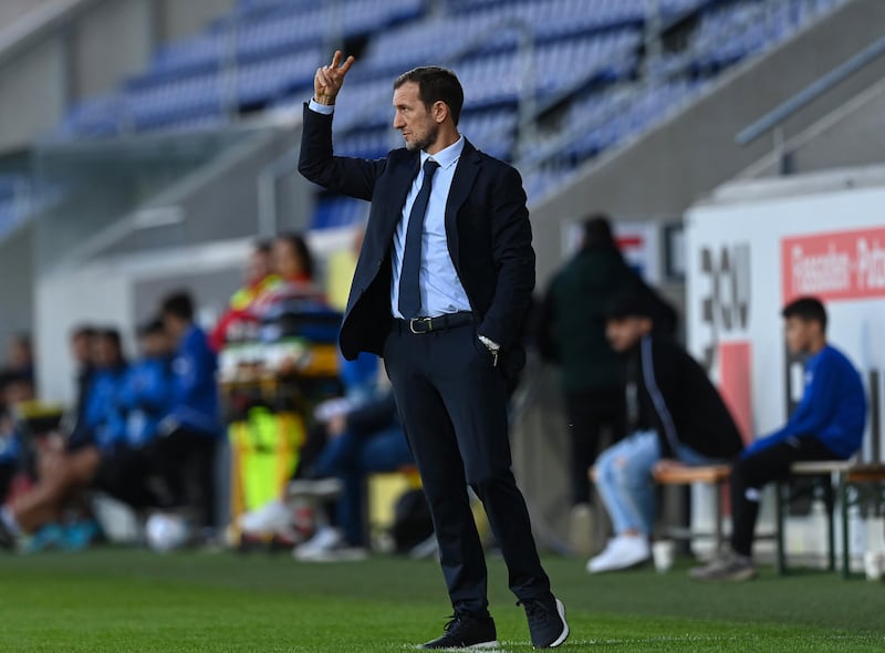 UAE manager Rodolfo Arruabarrena issues instructions from the touchline. Photo: UAE FA