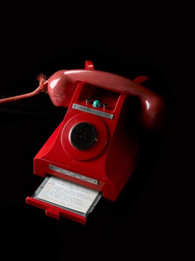 Pickwick telephone (BID 160), 1960 - handset and base