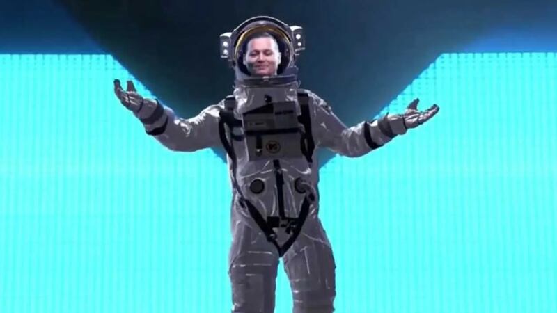 Johnny Depp's face was digitally imposed inside the helmet of a space man at the MTV VMAs 2022. Photo: MTV