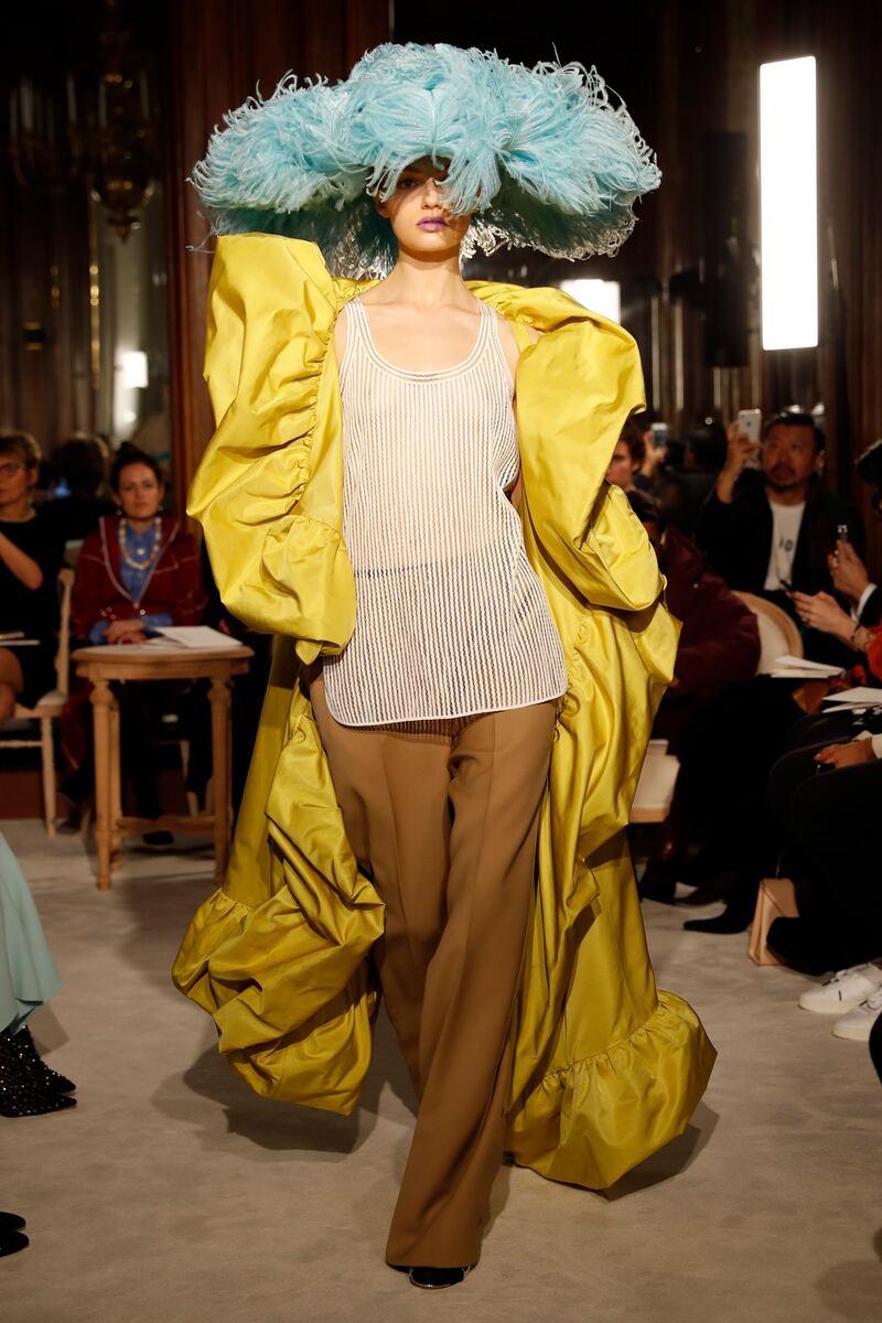 epa06471581 A model presents a creation from the Spring/Summer 2018 Haute Couture collection by Italian designer Pier Paolo Piccioli for Valentino during the Paris Fashion Week, in Paris, France, 24 January 2018. The presentation of the Haute Couture collections runs from 22 to 25 January.  EPA/ETIENNE LAURENT