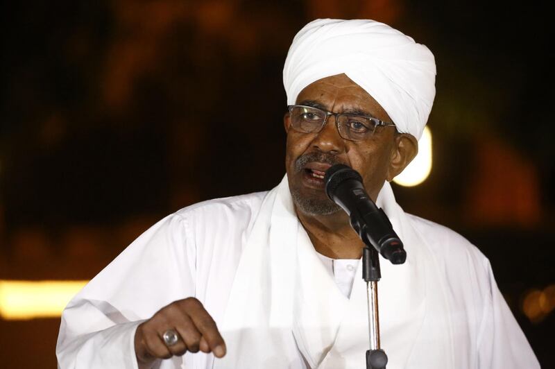 Sudanese President Omar al-Bashir delivers a speech at the presidential palace in the capital Khartoum on January 3, 2019.  / AFP / ASHRAF SHAZLY
