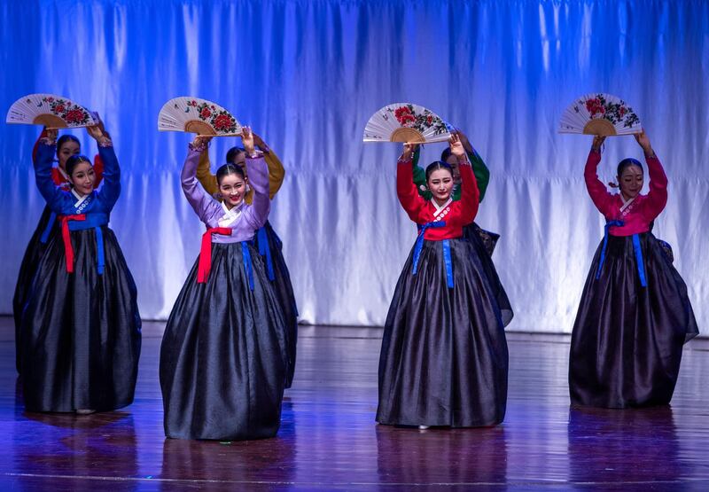 Abu Dhabi, U.A.E., October 17, 2018.  
First day of the Korea Festival featuring Traditional Korean dance.
Victor Besa / The National
Section:  IF
Reporter:  Evelyn Lau