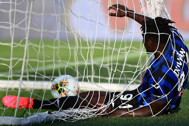 Atalanta's Colombian forward Duvan Zapata reacts after scoring the second goal during the Italian Serie A football match against Sassuolo, played at the Atleti Azzurri d'Italia stadium.  AFP