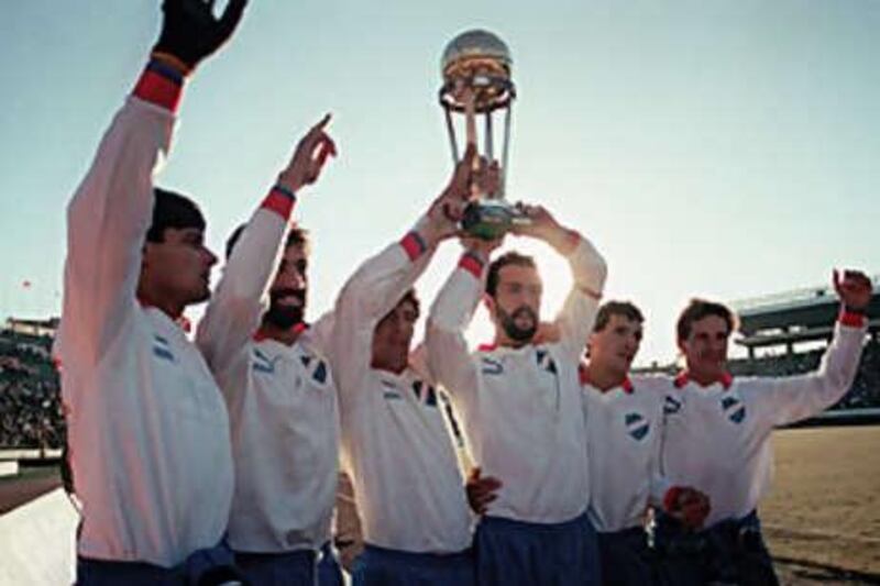 Members of Uruguay's Nacional de Montevideo after winning the competition in 1988.