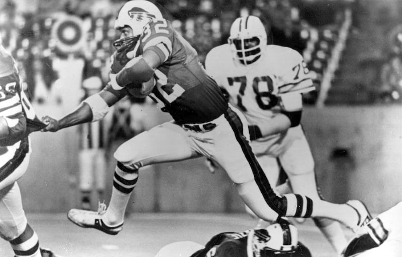 Simpson plays during an NFL game in September 1977. AP
