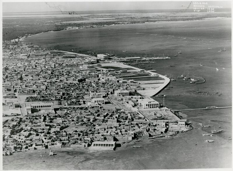 Bahrain from the air, as photographed by the British military officer Gerald de Gaury (1897-1984). De Gaury operated in Kuwait during the 1930s and is is thought to have taken this 
picture between 1928 and 1945.