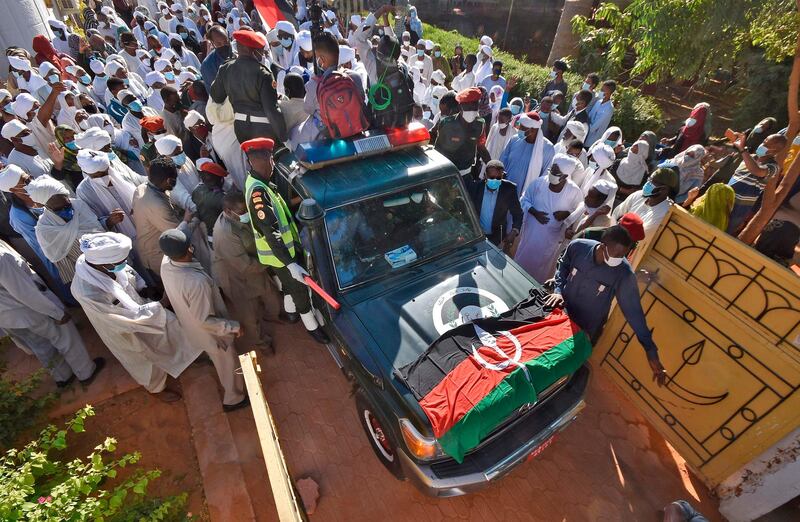 Sudanese mourners attend the funeral procession of Sudan's former prime minister and top opposition figure Sadiq al-Mahdi in Khartoum. AFP