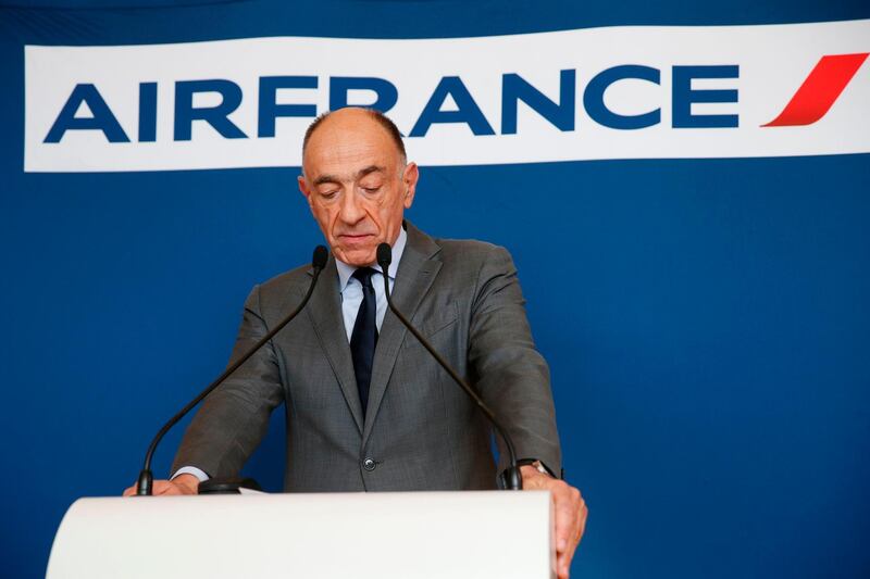 Chief executive of Air France-KLM Jean-Marc Janaillac looks on during a press conference to announce he resigns after employees rejected the company's latest offer on wages, following weeks of strikes by pilots and other workers, on May 4, 2018 in Paris. / AFP PHOTO / GEOFFROY VAN DER HASSELT