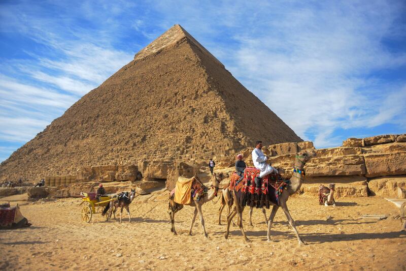 A picture taken on December 6, 2017 shows a view of the pyramid of Khafre (also spelled Chephren) on the Giza Plateau on the southwestern outskirts of the capital Cairo. (Photo by MOHAMED EL-SHAHED / AFP)