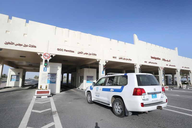 A general view of the Qatari side of the Abu Samrah border crossing with Saudi Arabia on June 23, 2017. 
On June 5, Saudi Arabia and its allies cut all diplomatic ties with Qatar, pulling their ambassadors from the gas-rich emirate and giving its citizens a two-week deadline to leave their territory. The measures also included closing Qatar's only land border, banning its planes from using their airspace and barring Qatari nationals from transiting through their airports. / AFP PHOTO / KARIM JAAFAR