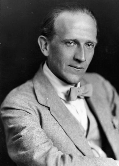 circa 1920:  Alan Alexander Milne (1882 - 1956), author of the famous 'Winnie the Pooh' books for children.  (Photo by Hulton Archive/Getty Images)