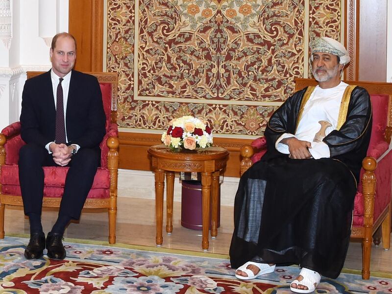 epa08041946 Omani Minister of Heritage and Culture Sayyid Haitham bin Tariq Al Said (R) receives Britain's Prince William, Duke of Cambridge (L) upon arrival in Muscat, Oman, 03 December 2019.  EPA/STRINGER