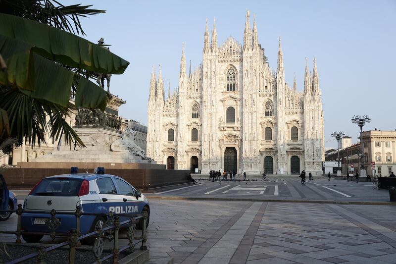 MILAN, ITALY - NOVEMBER 06: A general view of a nearly empty Piazza Duomo on November 06, 2020 in Milan, Italy. The Italian regions of Calabria, Lombardy, Piedmont and Val d'Aosta went into a soft lockdown on Friday November 06. People are able to leave their homes only for work, health or emergency reasons. Bars, restaurants and non-essential shops apart from hairdressers are closed. (Photo by Vittorio Zunino Celotto/Getty Images)