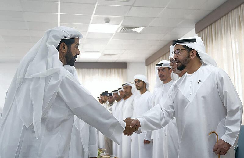 Sheikh Hamdan bin Zayed Al Nahyan, Ruler's Representative in Al Dhafra Region, continued inspecting several cities of Al Dhafra Region, by visiting Dalma Island.
During his visit, Sheikh Hamdan inspected the progress of several residential and services facilities and projects, due to their key role in facilitating the island’s economic and social growth. WAM