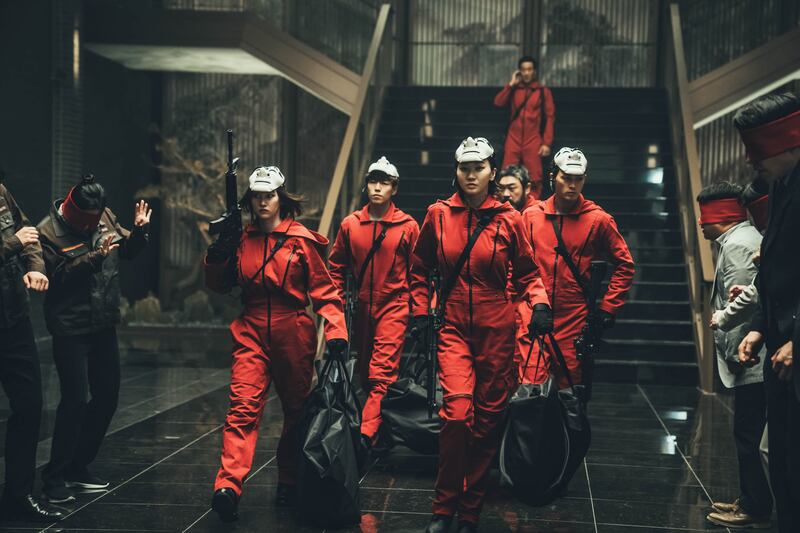 From left, Jun Jong-seo as Tokyo, Lee Hyun-woo as Rio, Jang Yoon-ju as Nairobi, Park Hae-soo as Berlin, Lee Won-jong as Moscow and Kim Ji-hun as Denver.