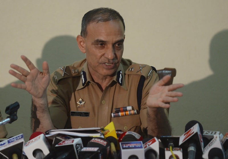 Mumbai city Police Commissioner Satyapal Singh speaks during a news conference in Mumbai on August 23, 2013. Five men gang-raped a woman photographer in India's financial hub Mumbai, police said on August 23, stirring memories of a similar incident eight months ago in New Delhi which triggered nationwide protests. AFP PHOTO/ PUNIT PARANJPE
 *** Local Caption ***  788652-01-08.jpg