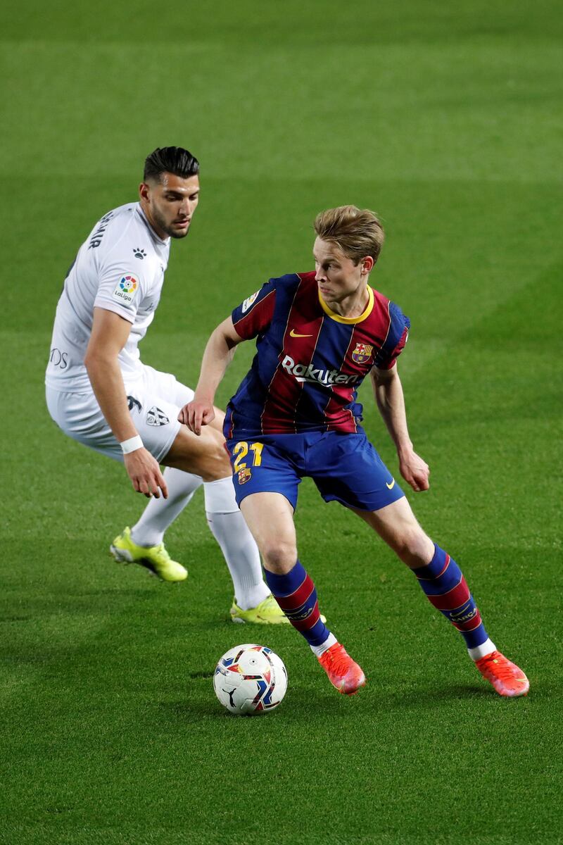Frenkie De Jong 7. Continued his fine season where he’s played in numerous positions. Hit the crossbar on 42 minutes. Made 66 passes in the first half alone. All 66 reached their man. First player off. Deserved his respite. EPA