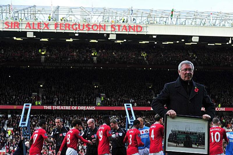 Sir Alex Ferguson, the Manchester United manager, received a guard of honour, and the renaming of Old Trafford's North Stand after him as he celebrated 25 years in charge with a 1-0 win against Sunderland. AFP